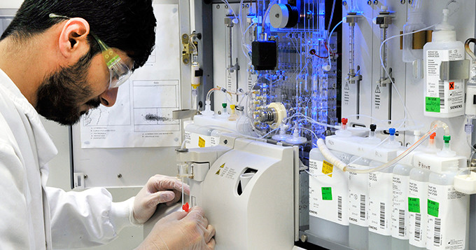 MRC Harwell scientist working in a lab