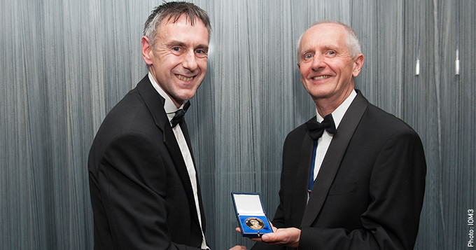 Dr David Farrar CSci receives Chapman Medal at IOM3 Awards 2016