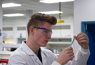 Profile photo of Gary RSciTech in a lab